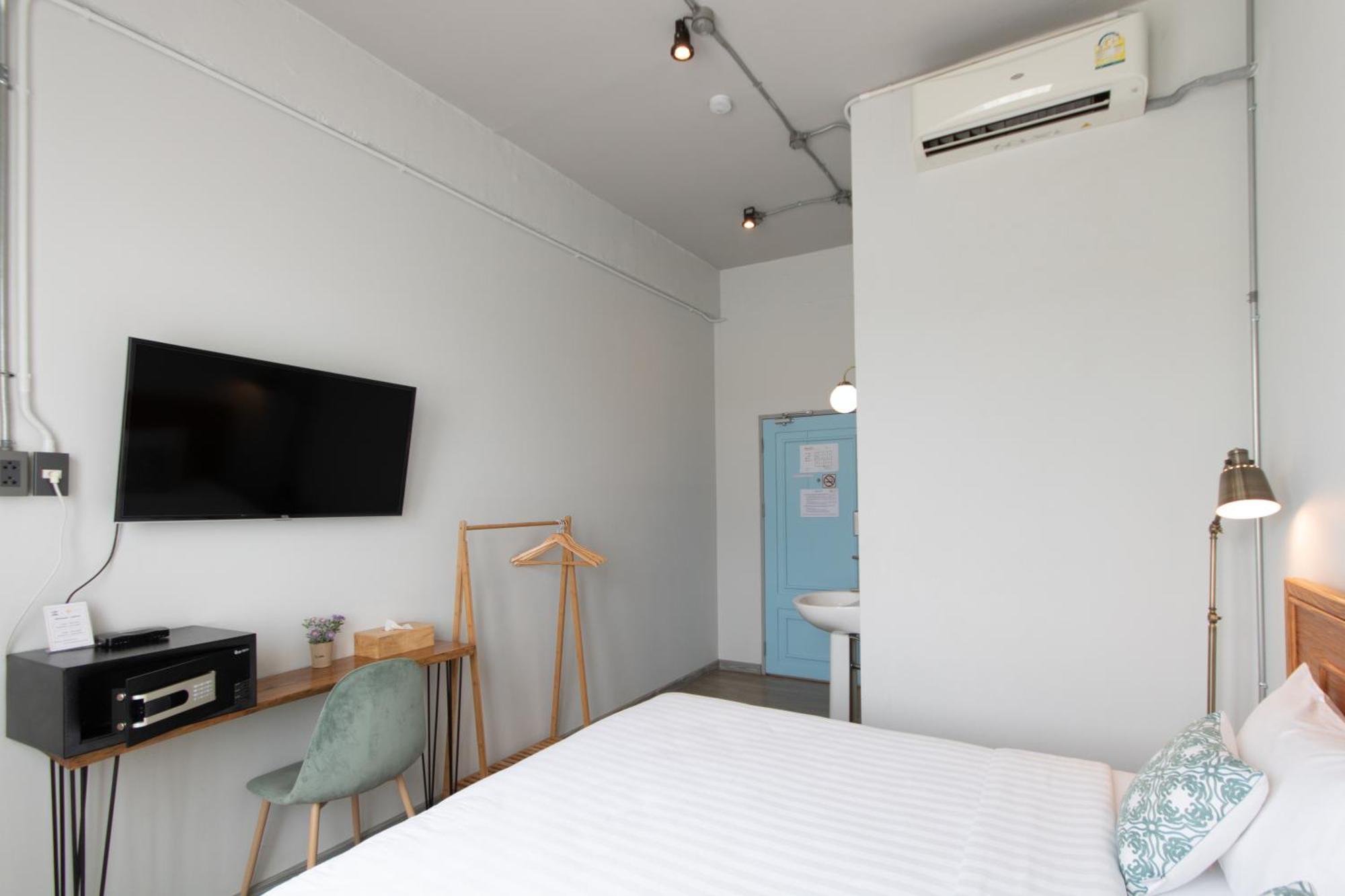 Latima Boutique Hostel Kanchanaburi City Exteriör bild