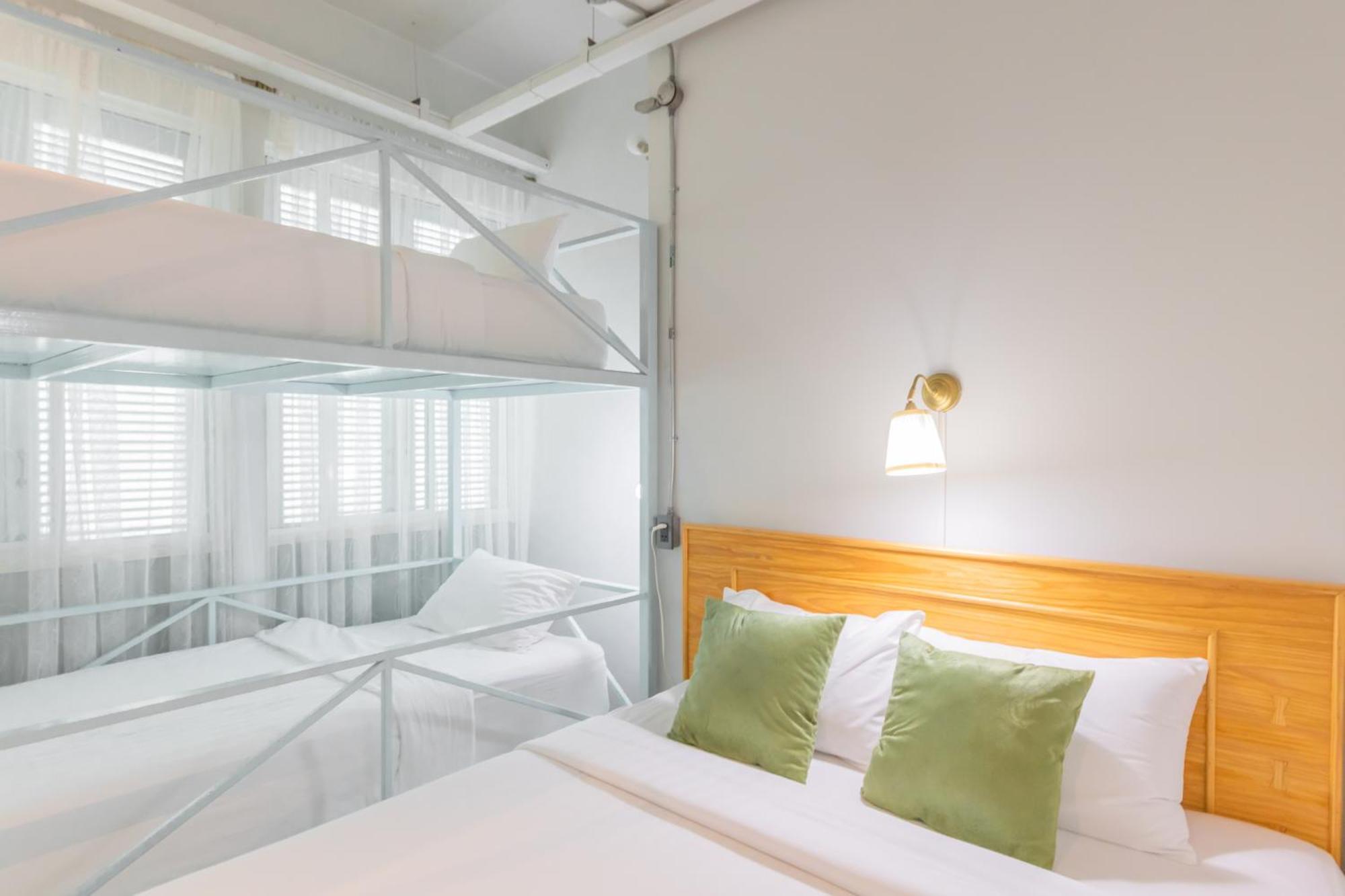 Latima Boutique Hostel Kanchanaburi City Exteriör bild