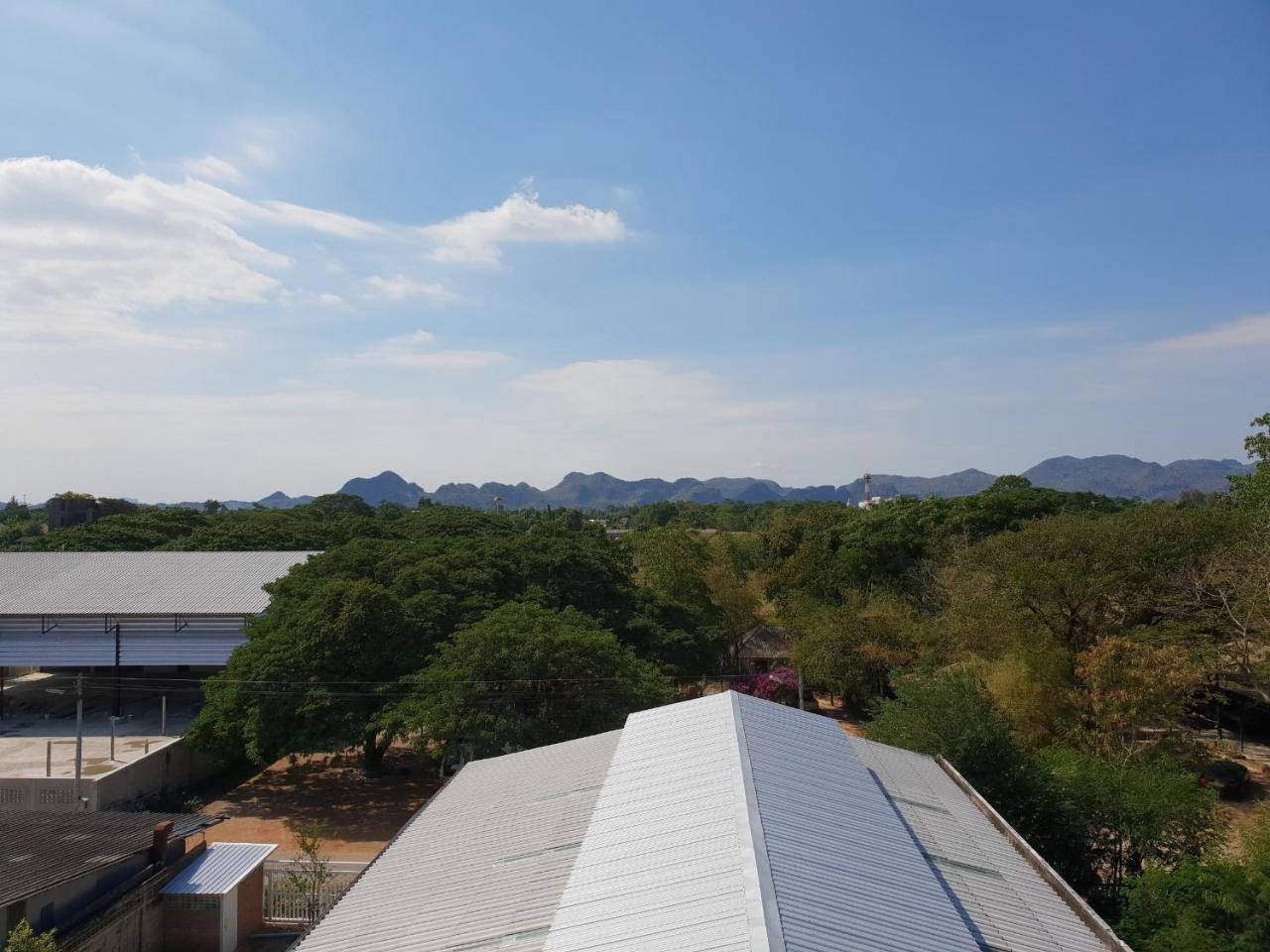 Latima Boutique Hostel Kanchanaburi City Exteriör bild