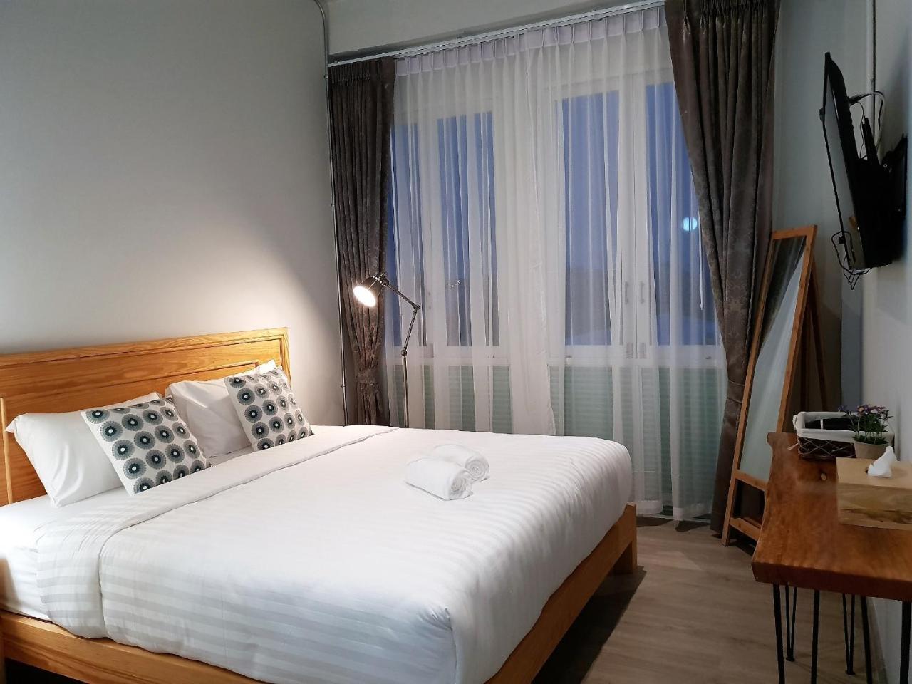 Latima Boutique Hostel Kanchanaburi City Exteriör bild
